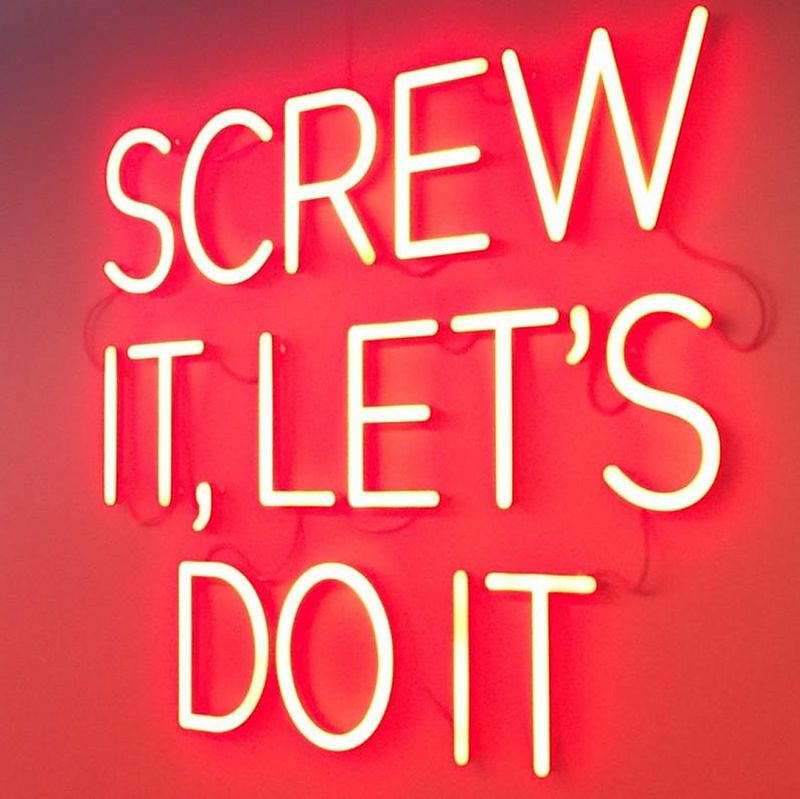 アクリルチューブネオン_screw